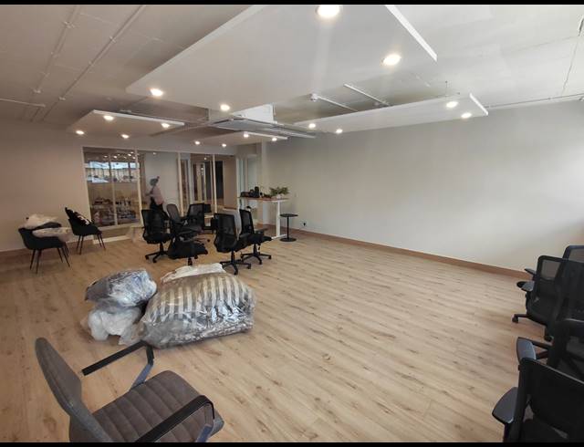 79M² OFFICE TO LET IN HALFWAY HOUSE